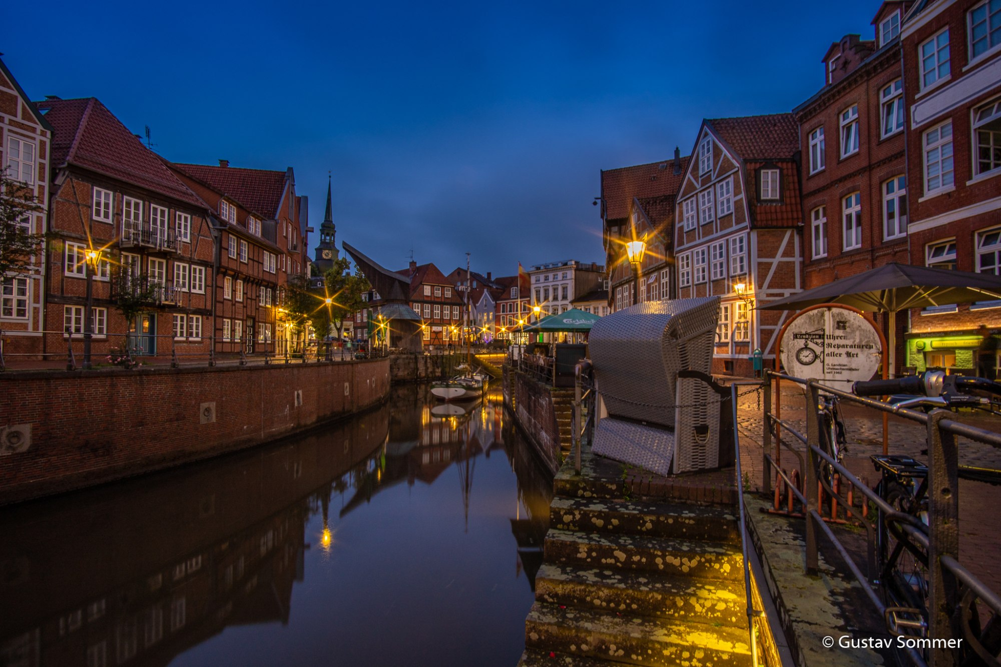Stade in der Blauen Stunde