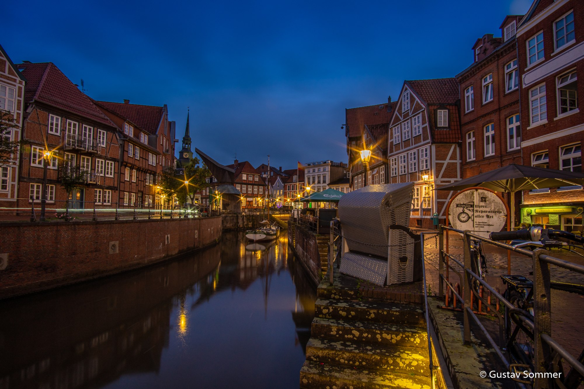 Stade in der Blauen Stunde
