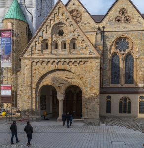 Paradiesportal am Dom zu Paderborn