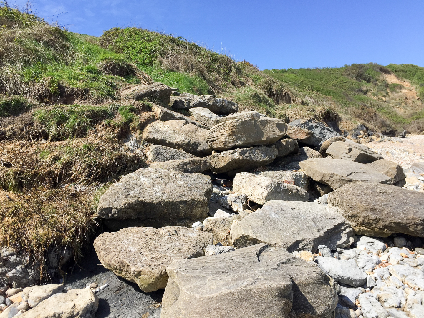Abstieg vom GR120 zum Strand