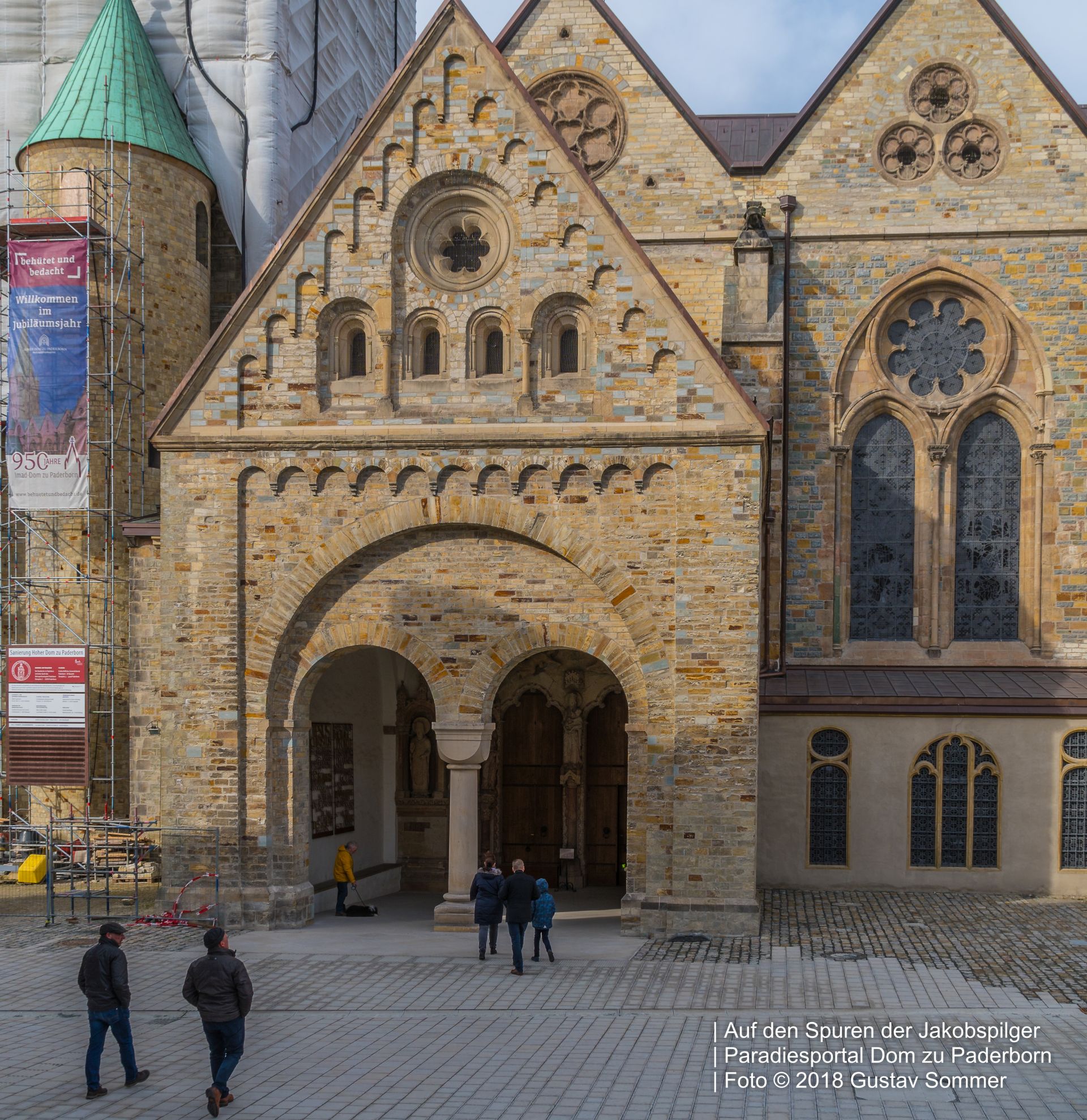 Bild 28 Paradiesportal am Dom zu Paderborn