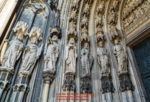 Bild 41 Portal-Apostel Kölner Dom