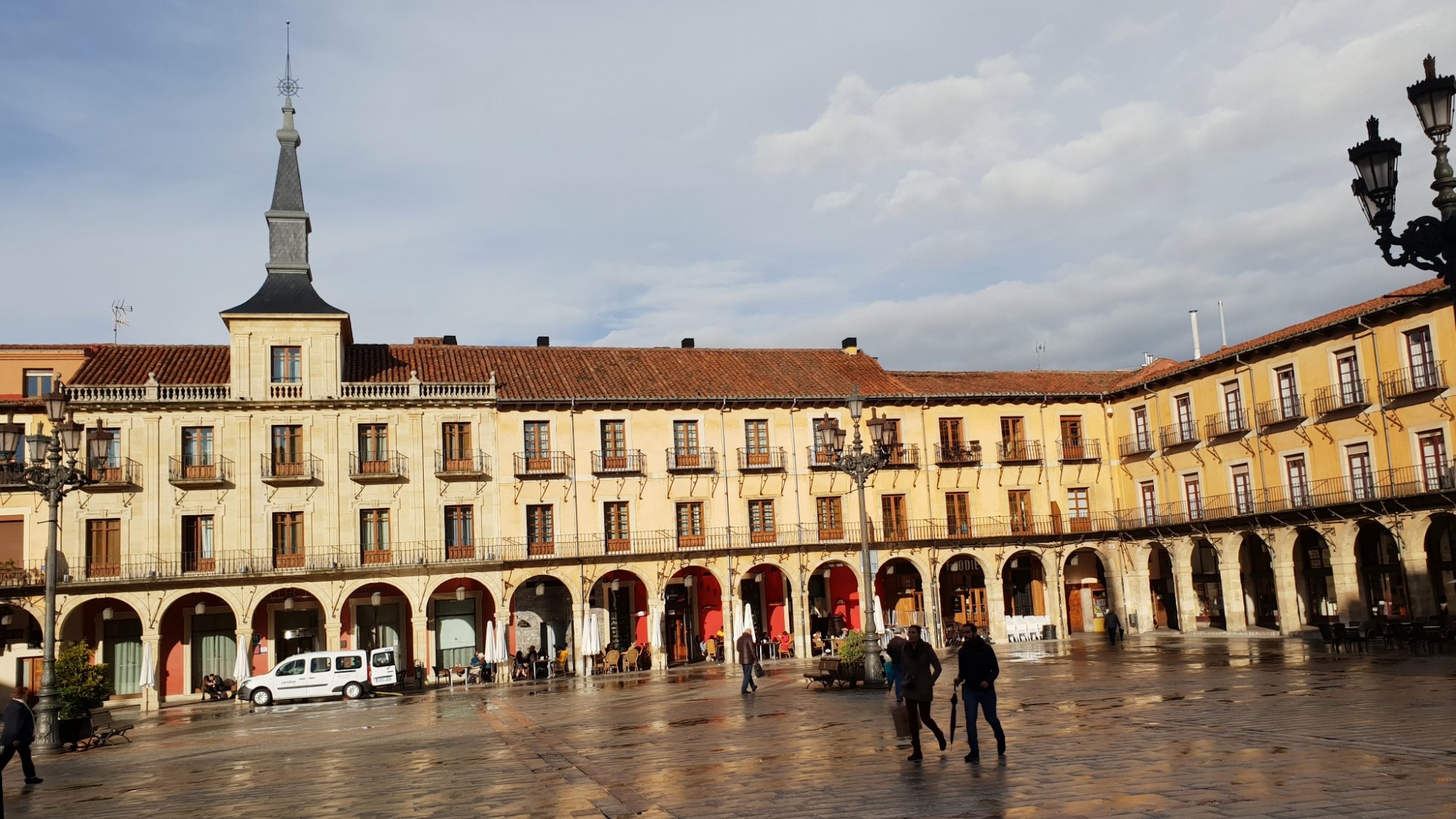 Léon Plaza Mayor