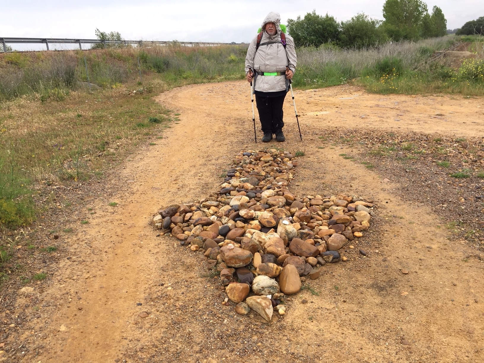 Deutlicher Pfeil bei leichtem Nieselregen