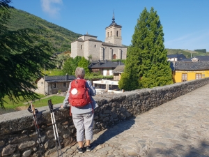 Brücke über den Rio Menuelo in Molinaseca