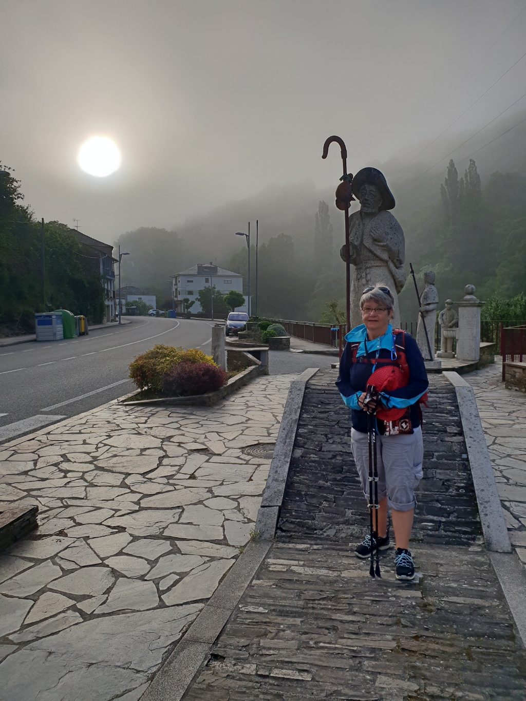 Die Sonne hinter dem Morgennebel