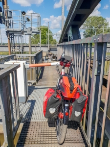 Eisenbahn Dreh-/Rollklappbrücke über die Hunte