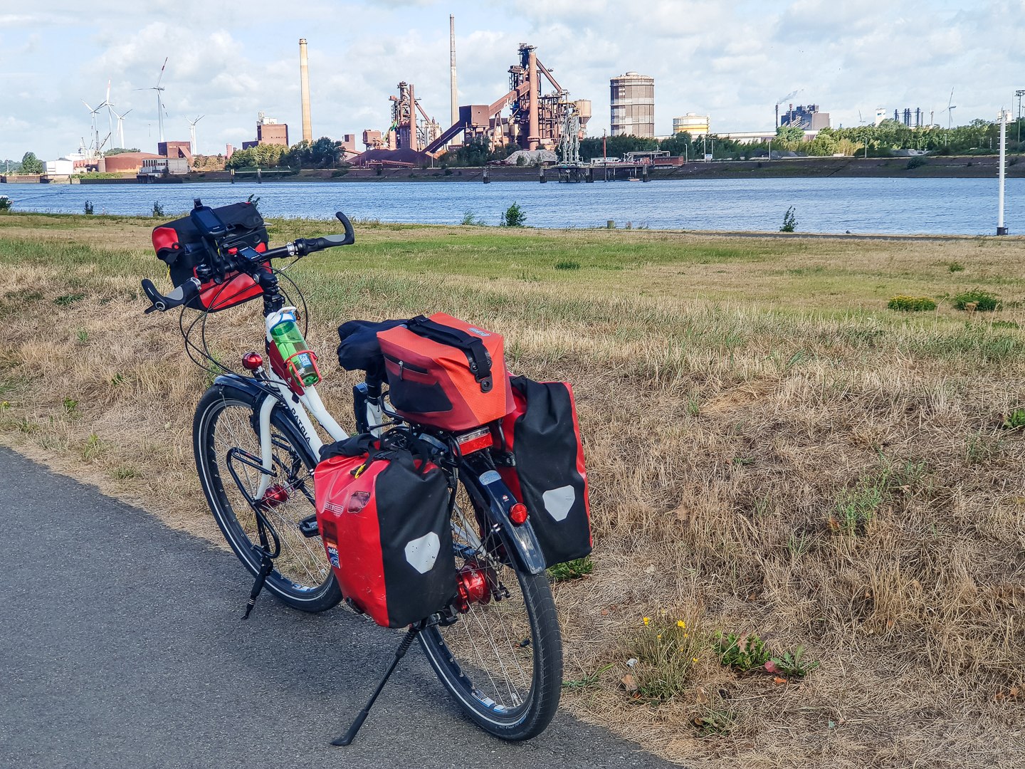 Industrieanlagen an der Weser