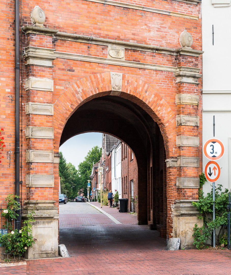 Glückstadt, Detail am Rathaus, Großer Schwibbogen
