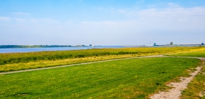 Vor'm Elbedeich bei Glückstadt