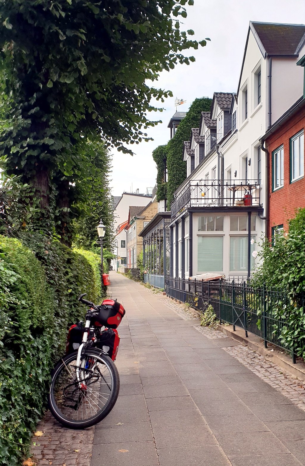 Hans-Leip-Ufer verbindet Teufelsbrück mit Övelgönne
