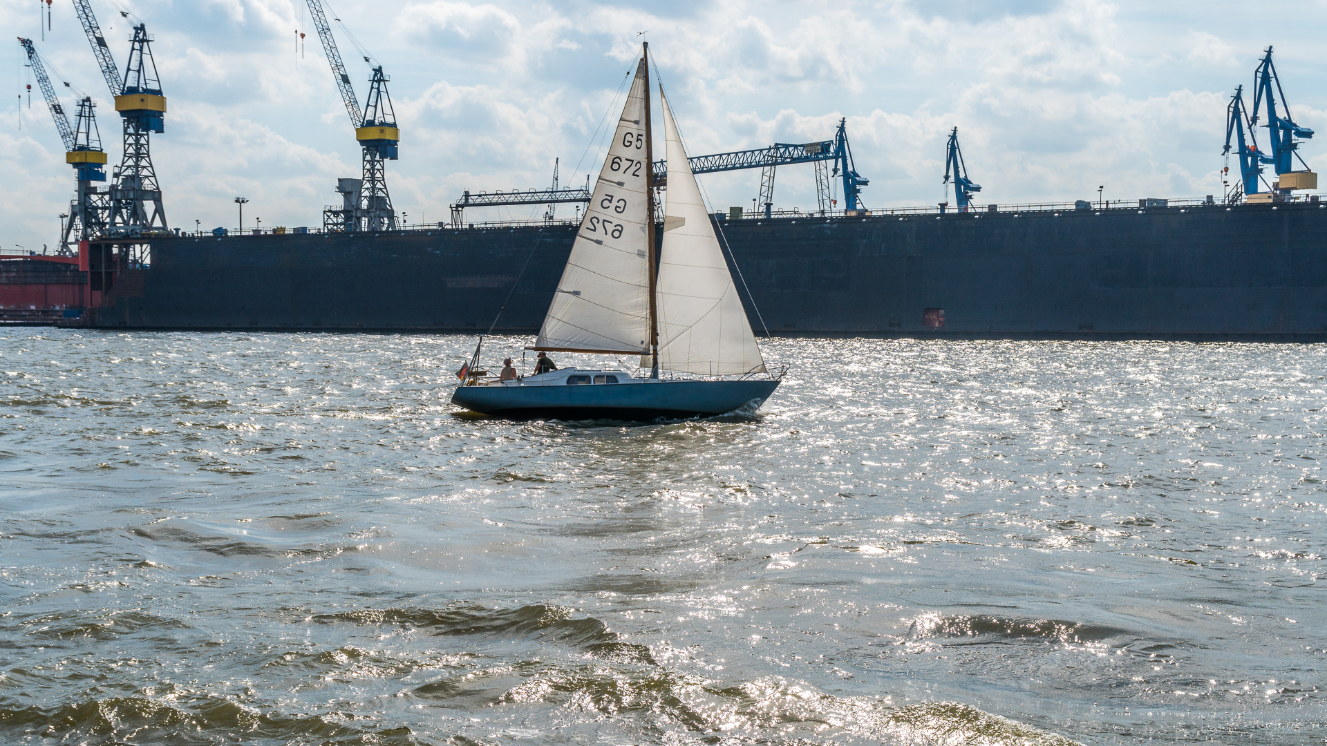 Hamburger Hafen am Samstag Vormittag