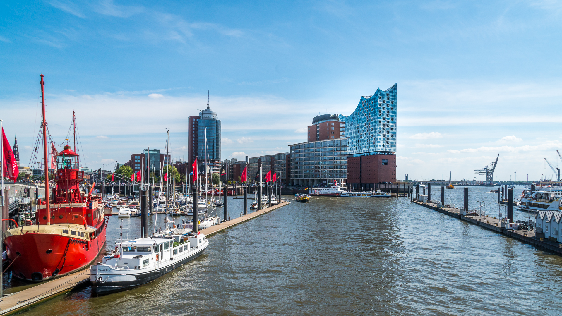 Elbphilharmonie und Hafen