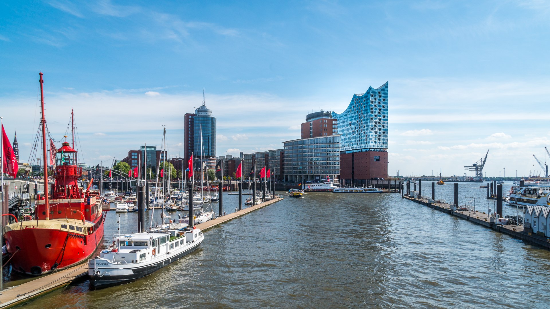 Elbphilharmonie und Hafen