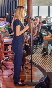 Isabelle Rauscher singt im Board-Gottesdiest: Oceans