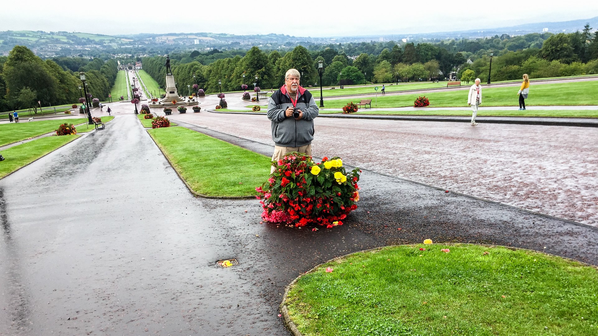 Vor dem Parlament in Belfast