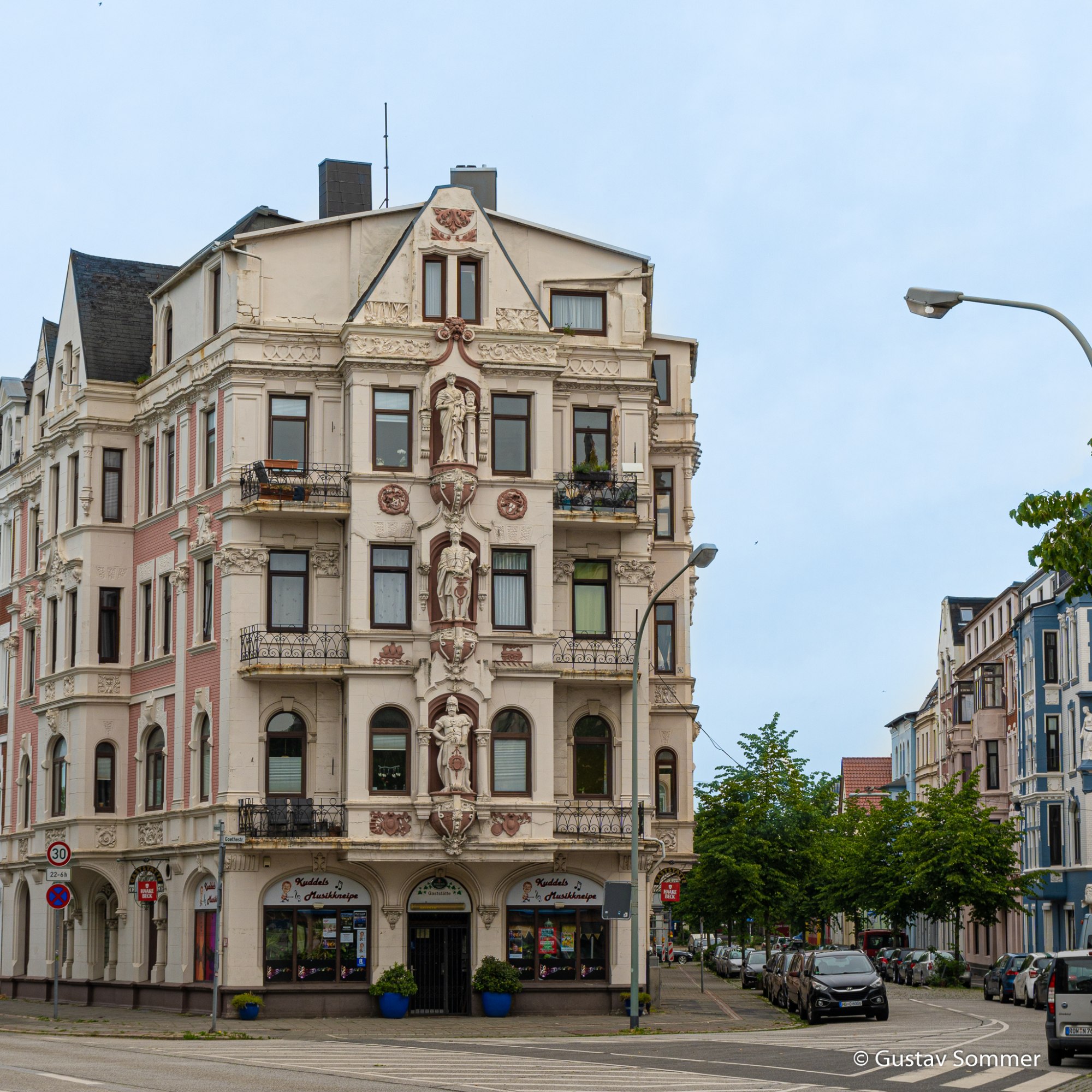 Rudelsburg in Bremerhaven, Goethestraße 1 entstand 1899 (späthistoristisch)