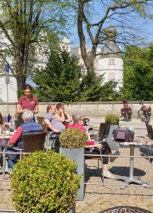 Im Schatten von Schloss Neuhaus 