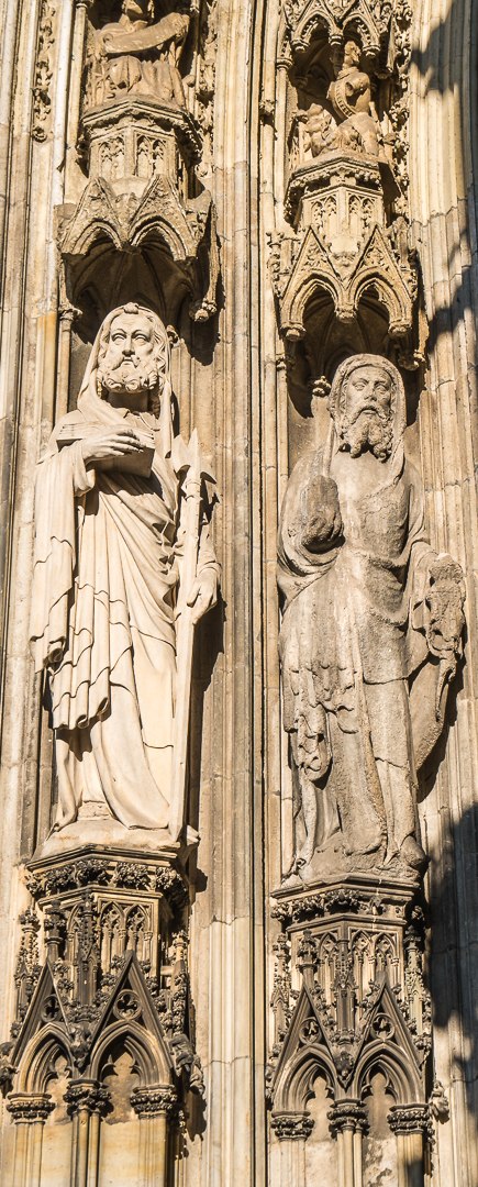 Jakobus, Apostelfigur im Portal des Kölner Doms