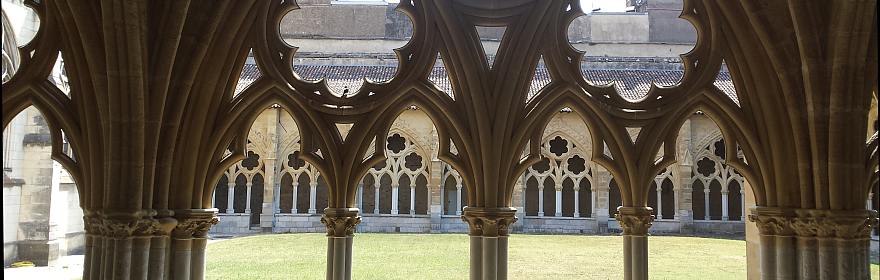 Bayonne 2016 Kreuzgang | Foto Gustav Sommer