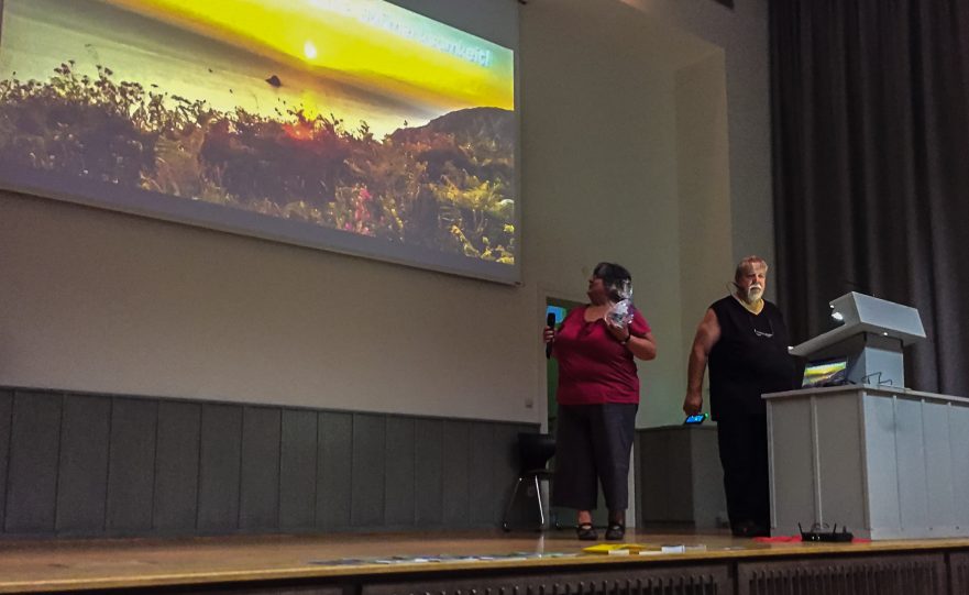 Ewa Ilic und Gustav Sommer nach dem Vortrag im Auditorium Maximum in Paderborn